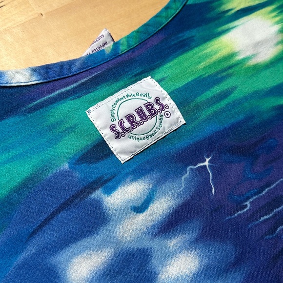 S.C.R.U.B.S. Blue Clouds Patterned Scrub Top - Picture 4 of 5